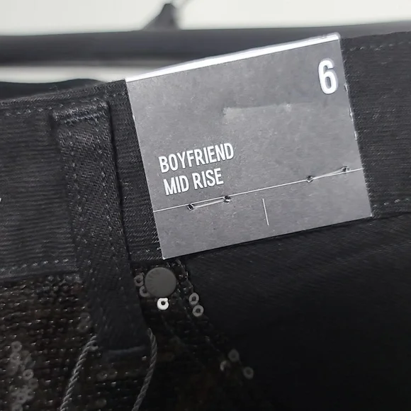 EXPRESS NWT Boyfriend Mid Rise Black Sequin Jean Shorts 100% Cotton Size 6 - Picture 3 of 16